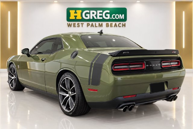 Used 2018 Dodge Challenger R/T Scat Pack RWD image 2
