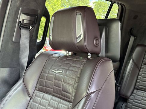 Certified 2023 Cadillac Escalade V w/ LPO, ONYX Package AWD/4WD image 25