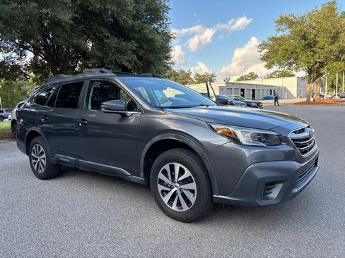 Used 2020 Subaru Outback Premium AWD/4WD image 1