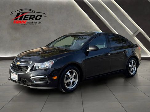Used 2015 Chevrolet Cruze LS FWD image 8