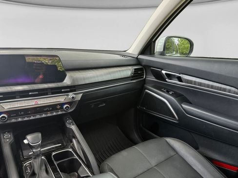 Used 2025 Kia Telluride EX FWD image 19