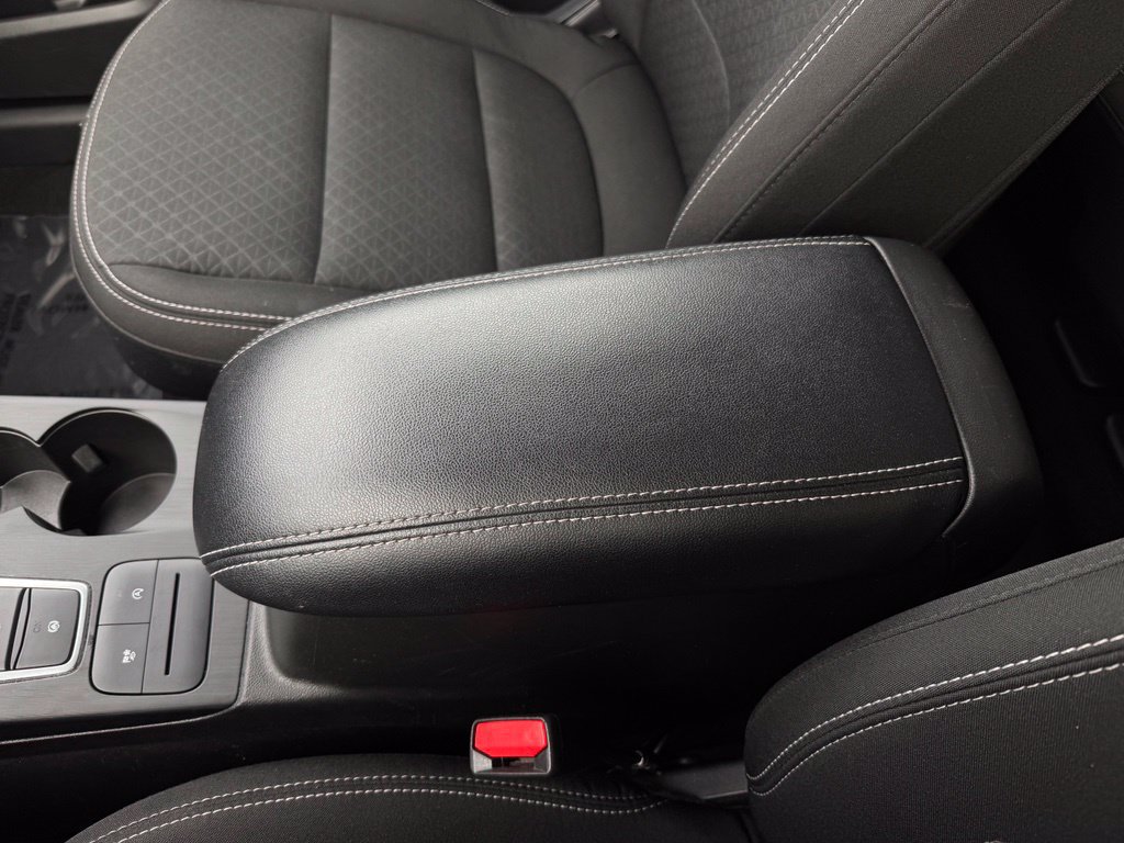 Used 2025 Ford Escape Active AWD/4WD image 24