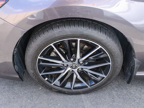 Used 2022 Toyota Camry SE w/ Convenience Package FWD image 9
