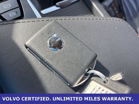 Certified 2025 Volvo XC60 B5 Core image 26