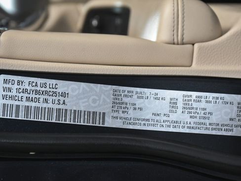 Used 2024 Jeep Grand Cherokee Limited 4xe w/ Luxury Tech Group II AWD/4WD image 17
