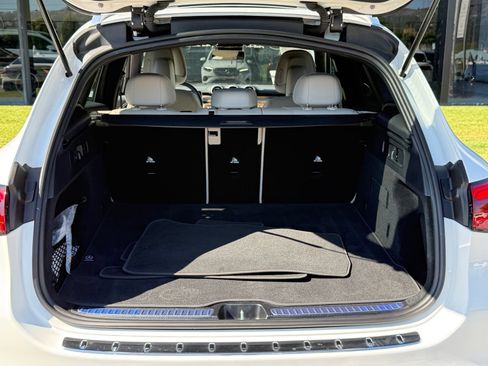 Used 2025 Mercedes-Benz GLC 300 image 16