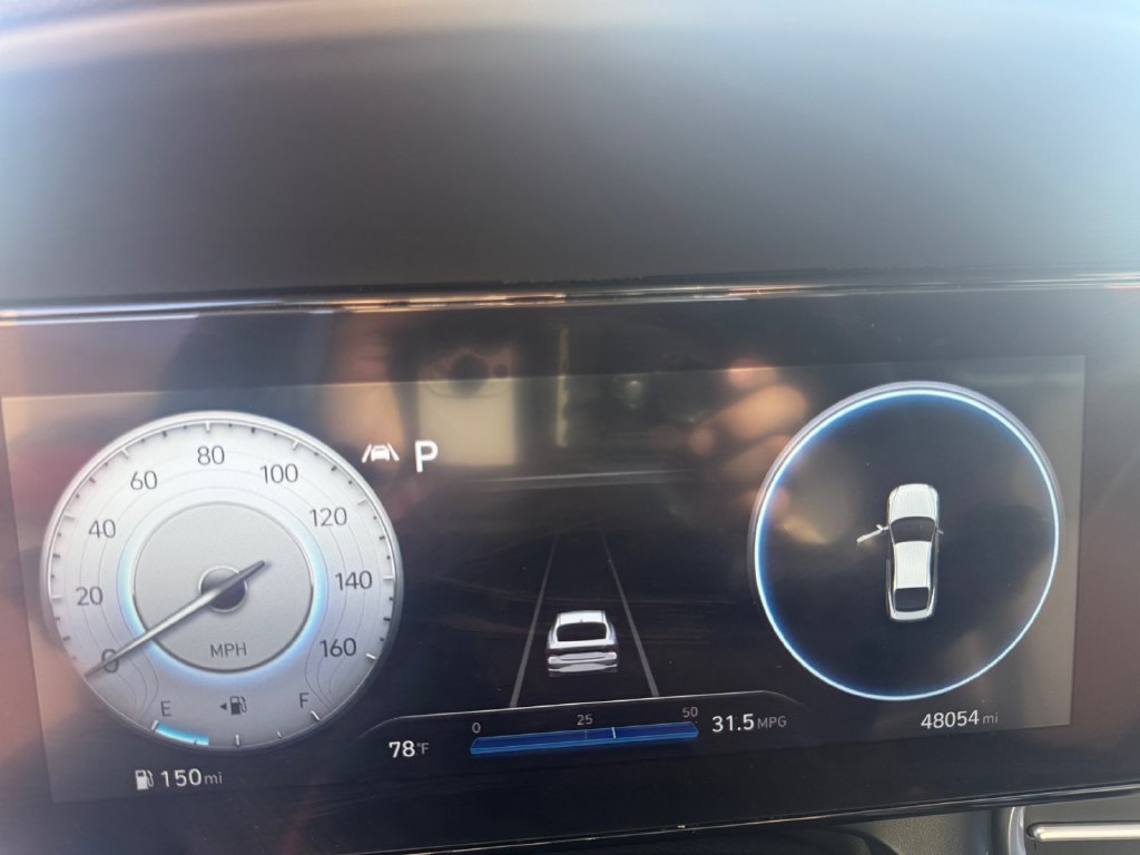 Used 2021 Hyundai Elantra Limited FWD image 21