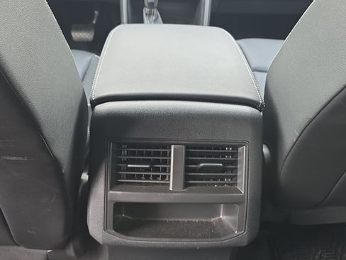Used 2023 Volkswagen Atlas Cross Sport SE FWD image 19