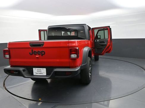 New 2025 Jeep Gladiator Sport image 32