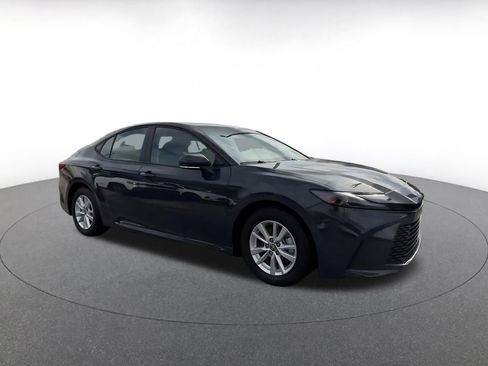 Used 2025 Toyota Camry LE image 2