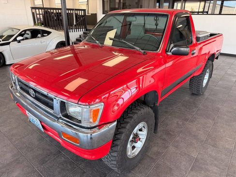 Used 1992 Toyota Pickup Deluxe AWD/4WD image 5