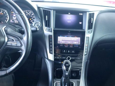 Used 2020 INFINITI Q60 3.0t Luxe RWD image 19