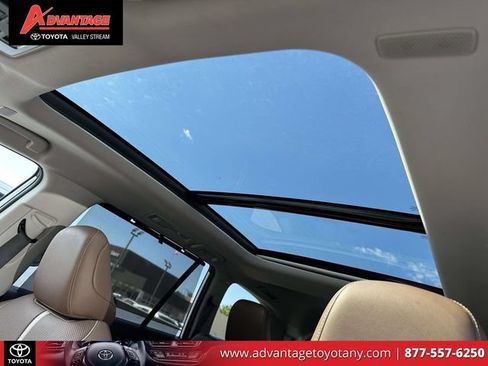 Used 2024 Toyota Grand Highlander AWD image 26