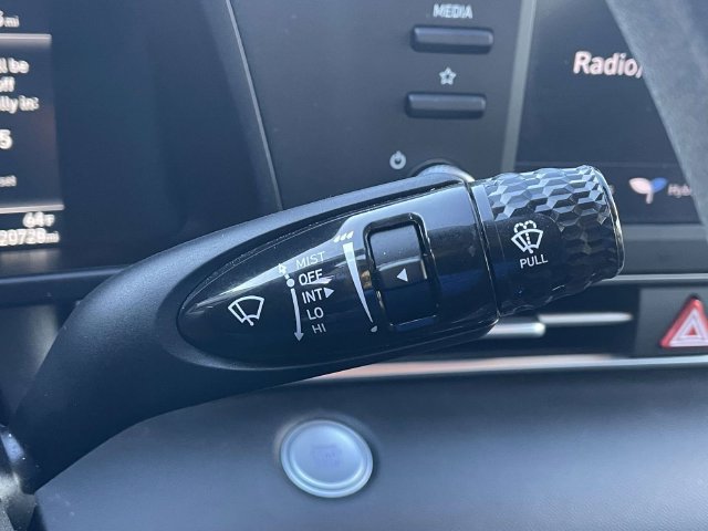 Certified 2023 Hyundai Elantra Blue FWD image 27