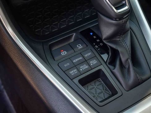 Used 2023 Toyota RAV4 XLE Premium image 19