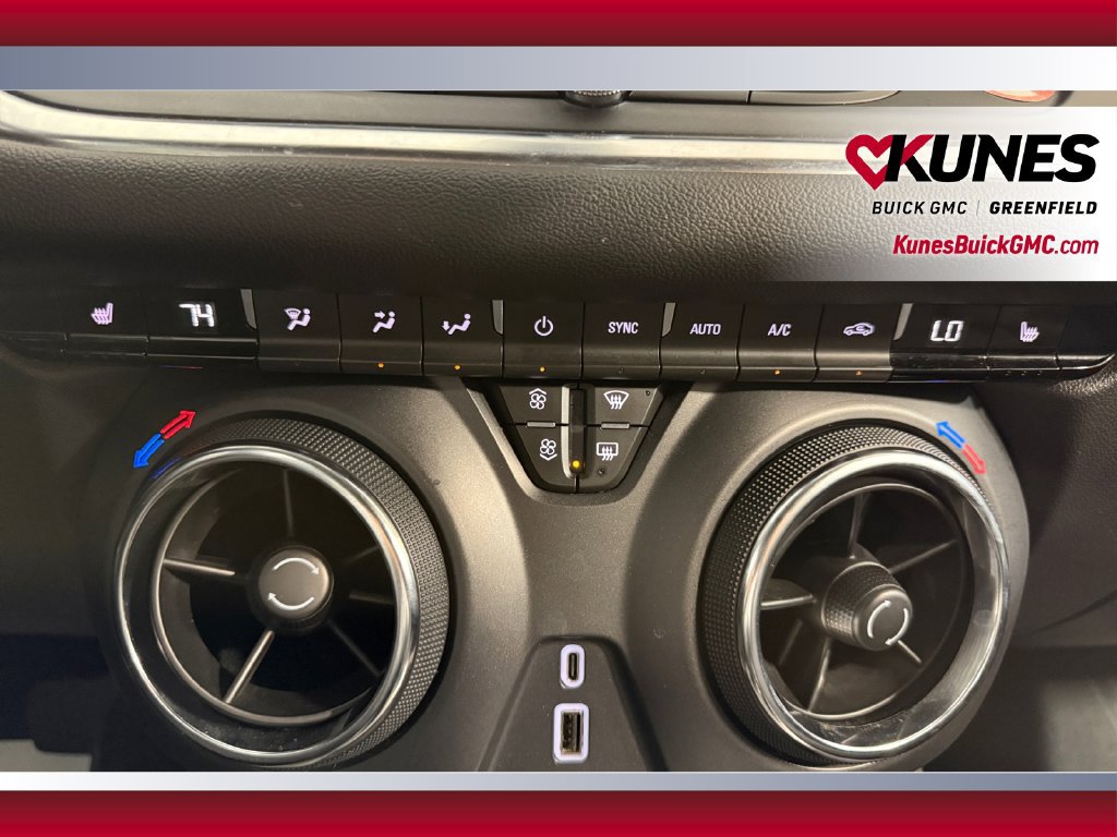 Used 2025 Chevrolet Blazer LT FWD image 28