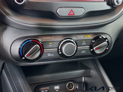 Certified 2025 Kia Soul LX FWD image 11