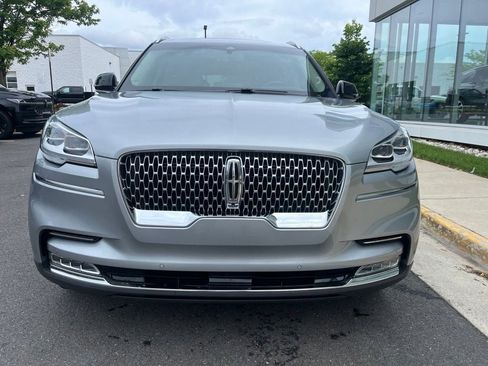 Used 2023 Lincoln Aviator Reserve w/ Equipment Group 201A AWD/4WD image 2