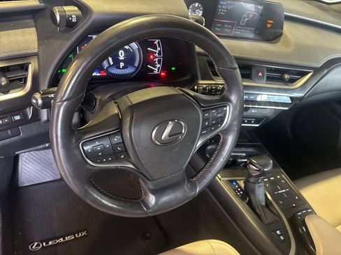 Used 2020 Lexus UX 250h w/ Premium Package image 14