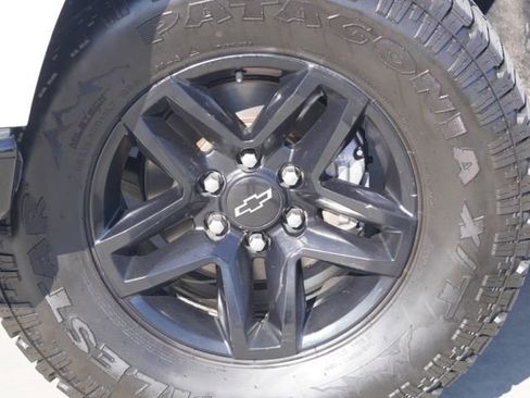 Used 2019 Chevrolet Silverado 1500 LT Trail Boss w/ Convenience Package image 13