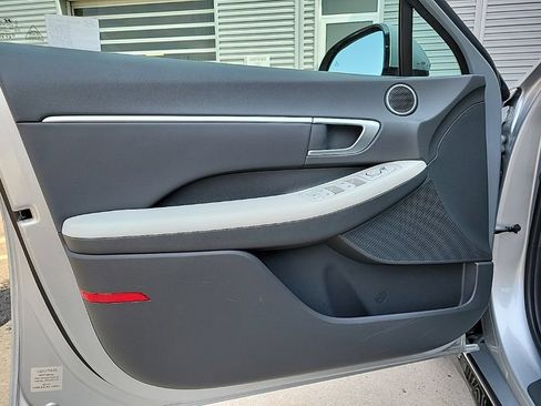 Used 2025 Hyundai Sonata SEL FWD image 25