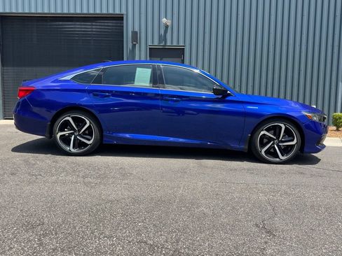 Used 2022 Honda Accord Sport image 3