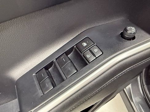 Used 2023 Toyota Highlander XSE image 29