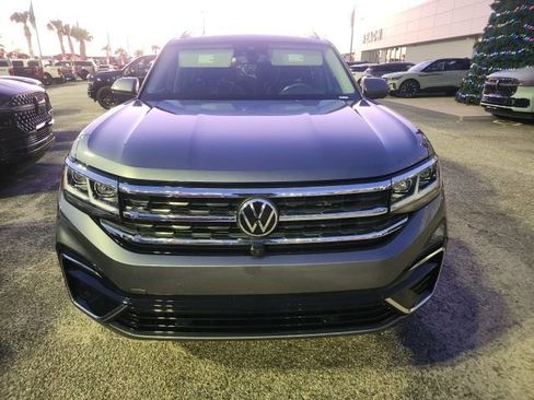 Used 2022 Volkswagen Atlas SEL Premium image 2