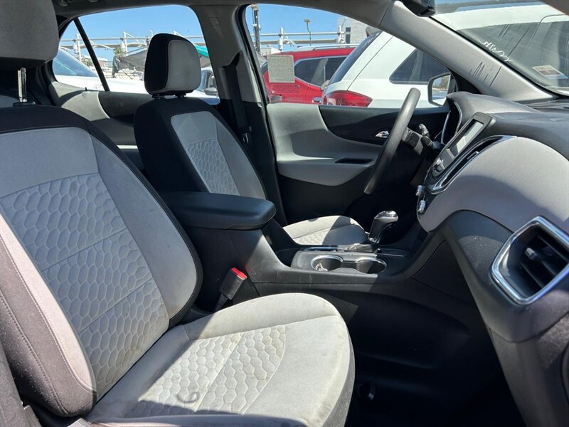 Used 2021 Chevrolet Equinox LS FWD image 14