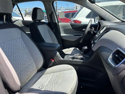 Used 2021 Chevrolet Equinox LS FWD image 14