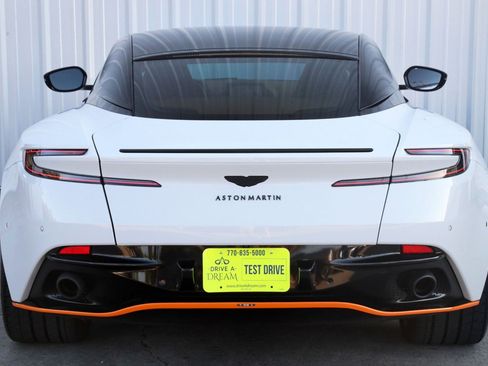 Used 2022 Aston Martin DB11 Coupe image 48