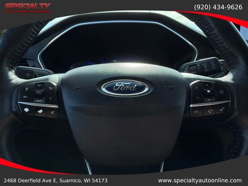 Used 2020 Ford Escape Titanium image 31
