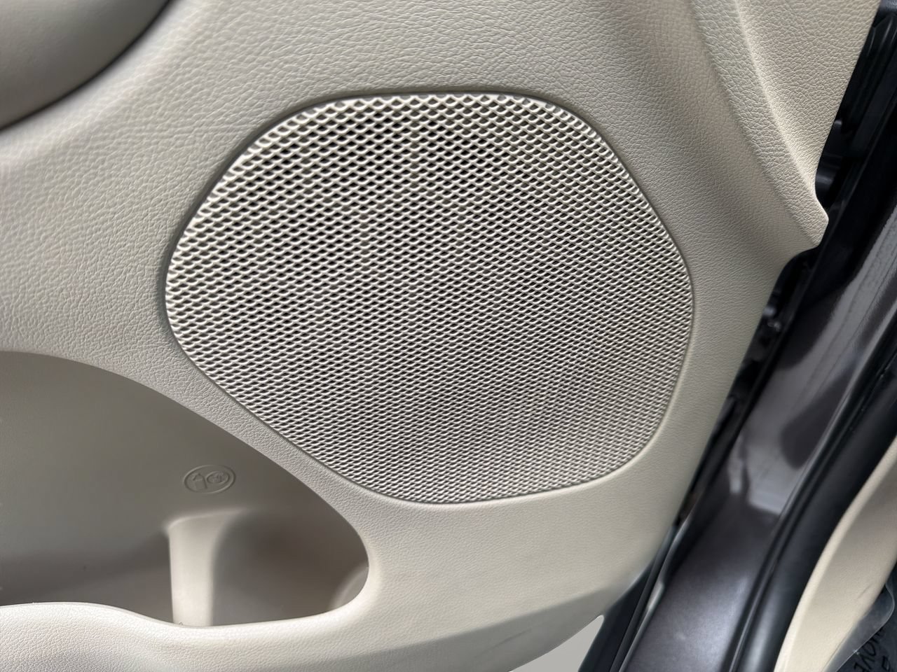 Used 2019 Jeep Grand Cherokee Laredo RWD image 18