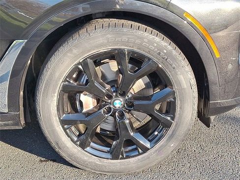 Used 2023 BMW X7 xDrive40i w/ Premium Package image 8