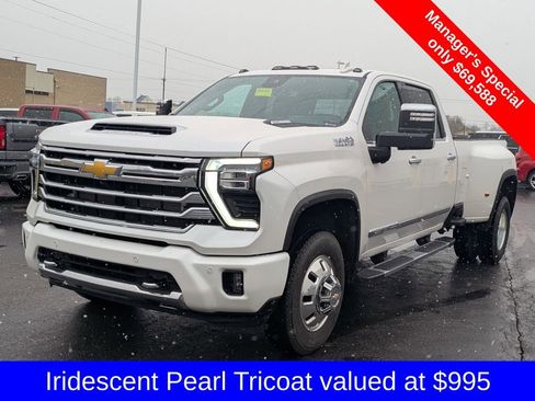 Used 2024 Chevrolet Silverado 3500 High Country w/ High Country Premium Package AWD/4WD image 4
