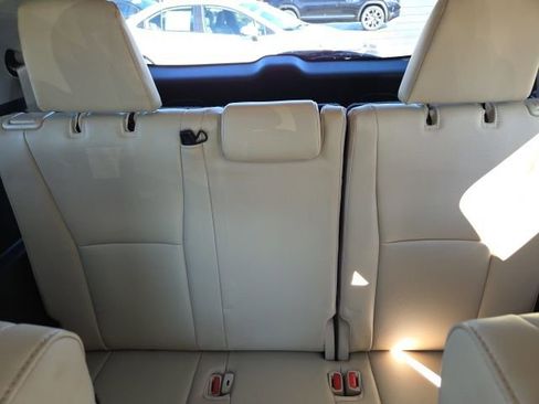 Used 2023 Toyota Highlander Limited image 26