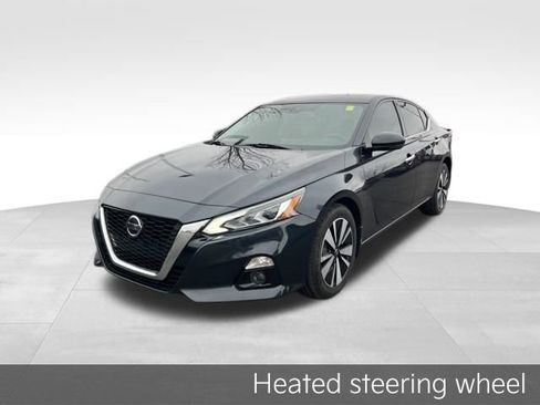Used 2020 Nissan Altima 2.5 SV image 3