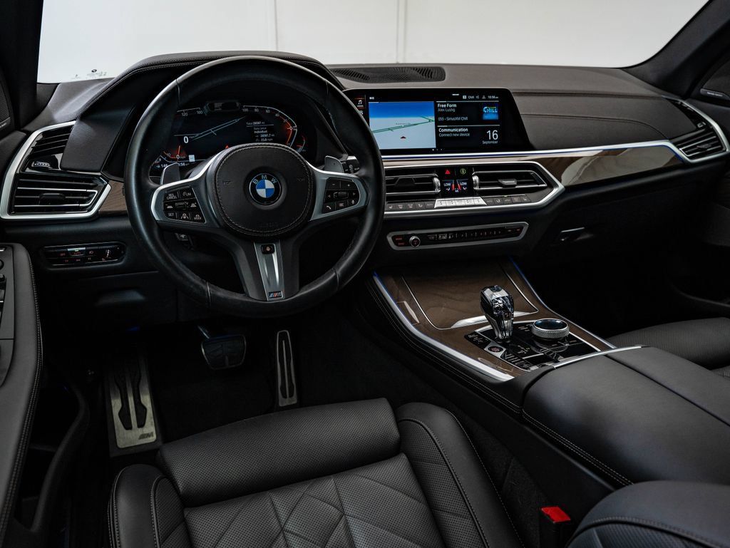 Used 2023 BMW X5 xDrive40i w/ Executive Package AWD/4WD image 4