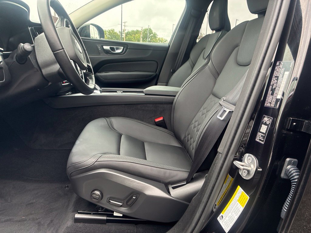 Certified 2026 Volvo XC60 B5 Plus AWD/4WD image 10