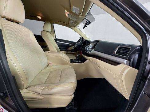 Used 2014 Toyota Highlander Plus image 28