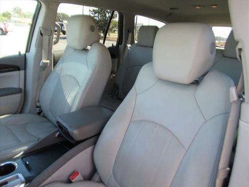 Used 2017 Buick Enclave Leather image 16