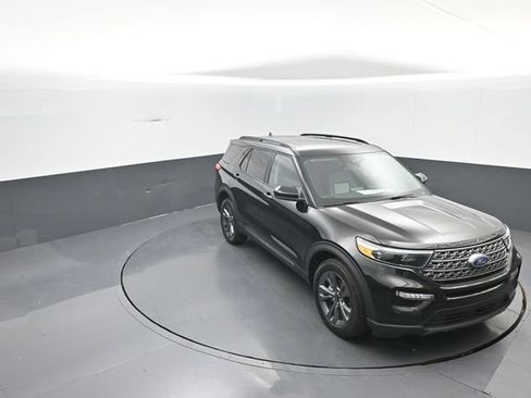 Certified 2023 Ford Explorer XLT w/ Equipment Group 202A AWD/4WD image 25