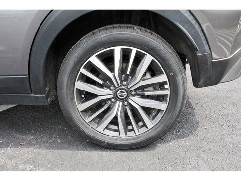 Used 2021 Nissan Kicks SV FWD image 30