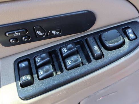 Used 2006 Chevrolet Silverado 2500 LT w/ Onstar Plus Package AWD/4WD image 26
