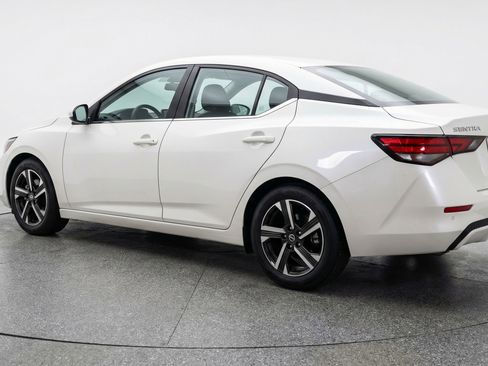 Used 2025 Nissan Sentra SV image 6