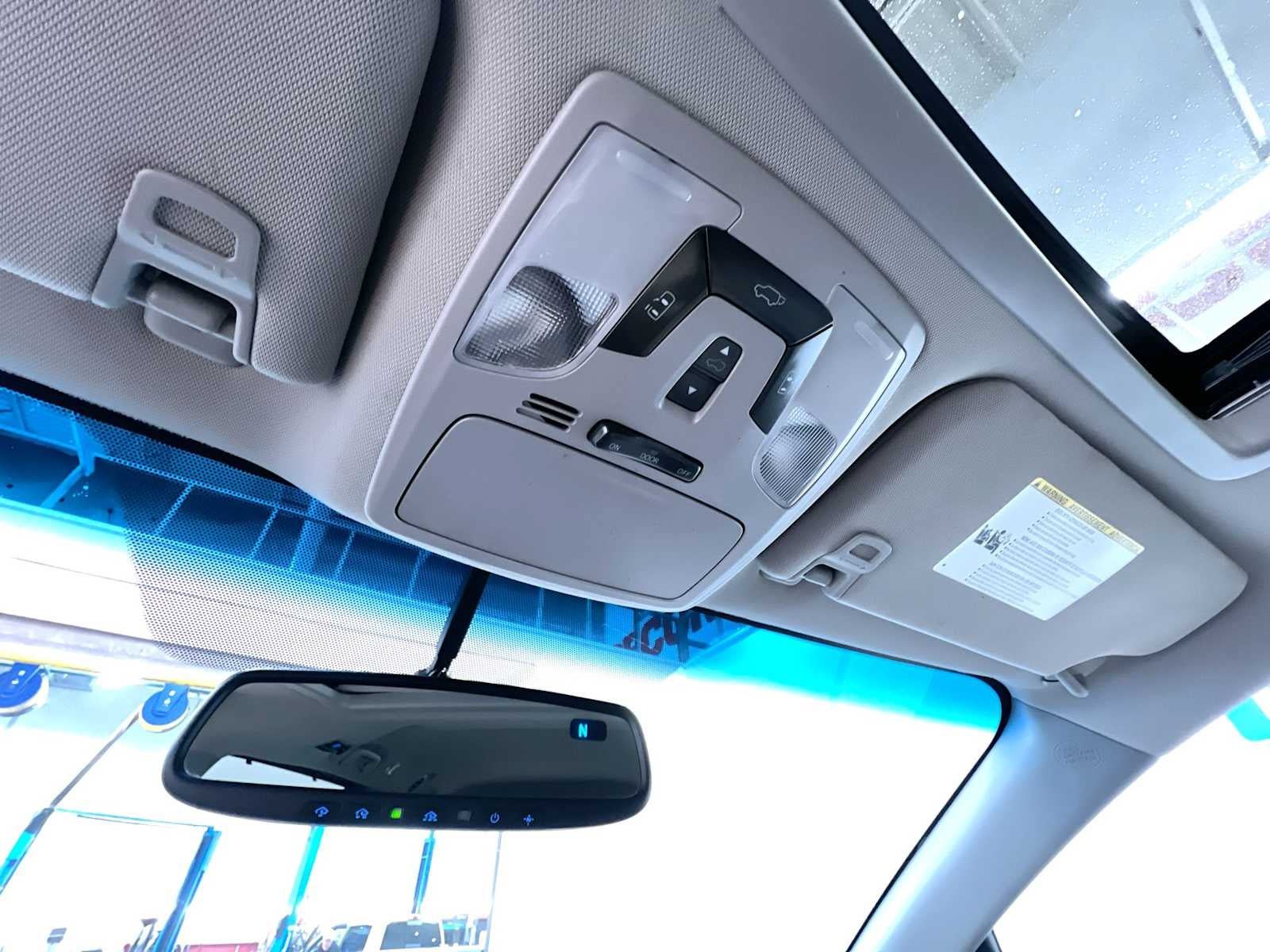 Used 2015 Toyota Sienna XLE FWD image 33