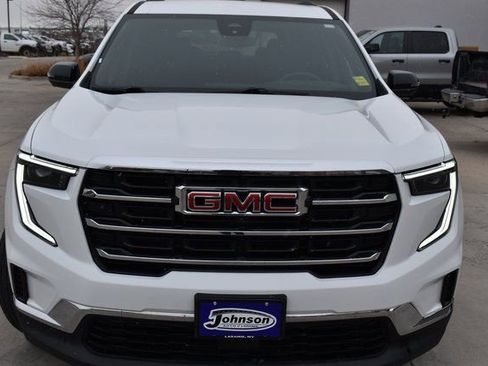 Used 2025 GMC Acadia Elevation image 2