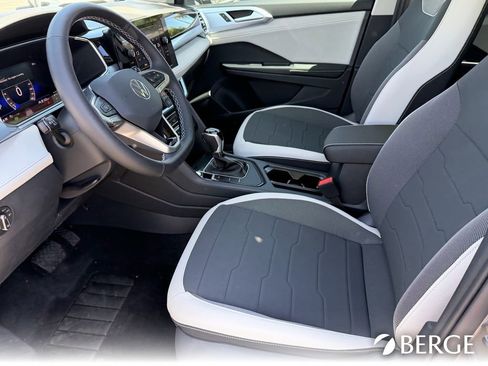 New 2026 Volkswagen Taos SE FWD image 22