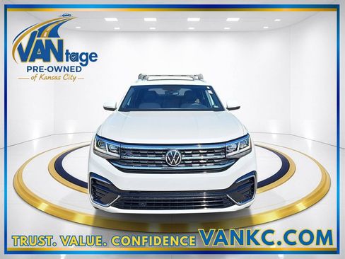 Used 2021 Volkswagen Atlas Cross Sport SE AWD/4WD image 2