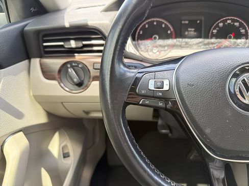 Used 2020 Volkswagen Passat 2.0T SEL FWD image 25